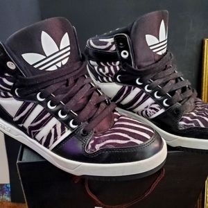 Zebra striped Adidas women's sneakers size 8